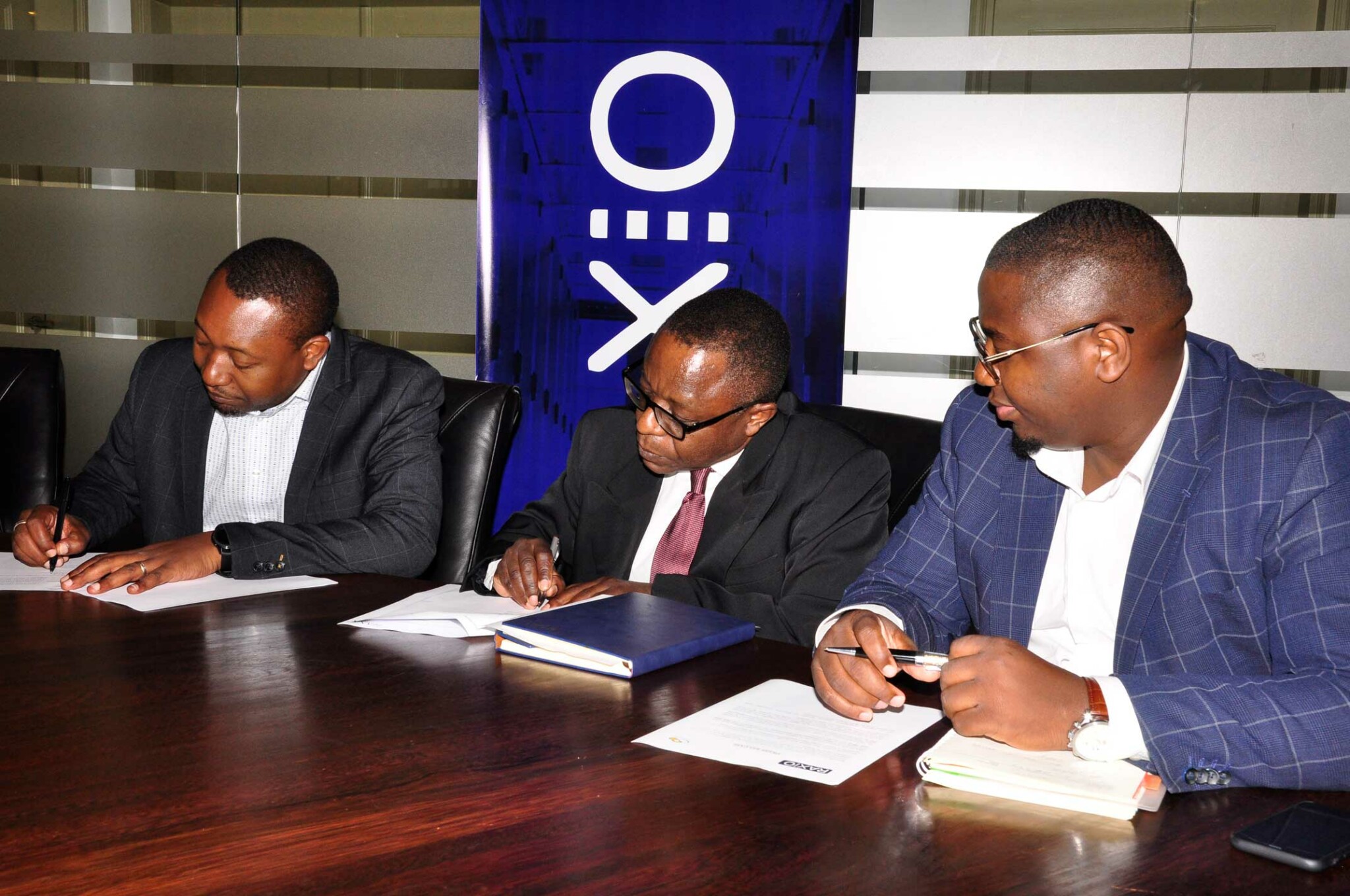 Raxio africa data centre signs Hamilton cloud services